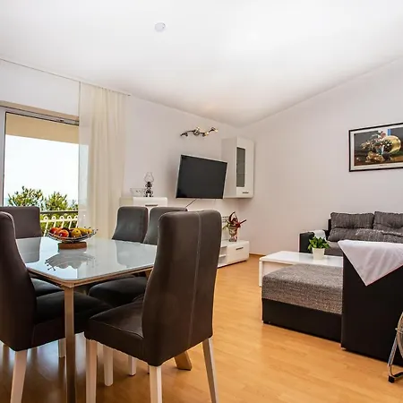 Apartments Adisa Omis Exterior photo