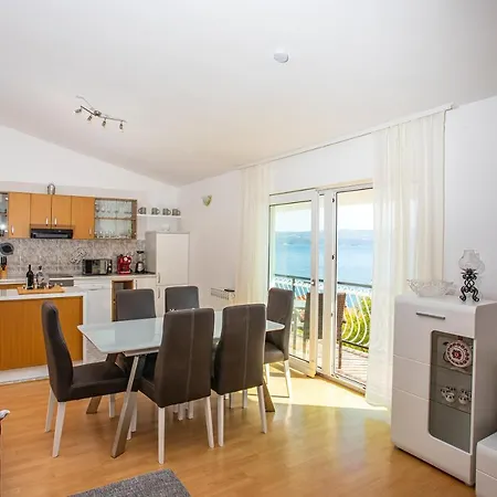 Apartments Adisa Omis Exterior photo