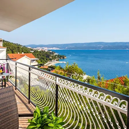 Apartments Adisa Omis Exterior photo