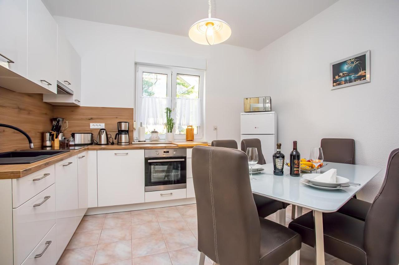 Adisa Apartment Omis