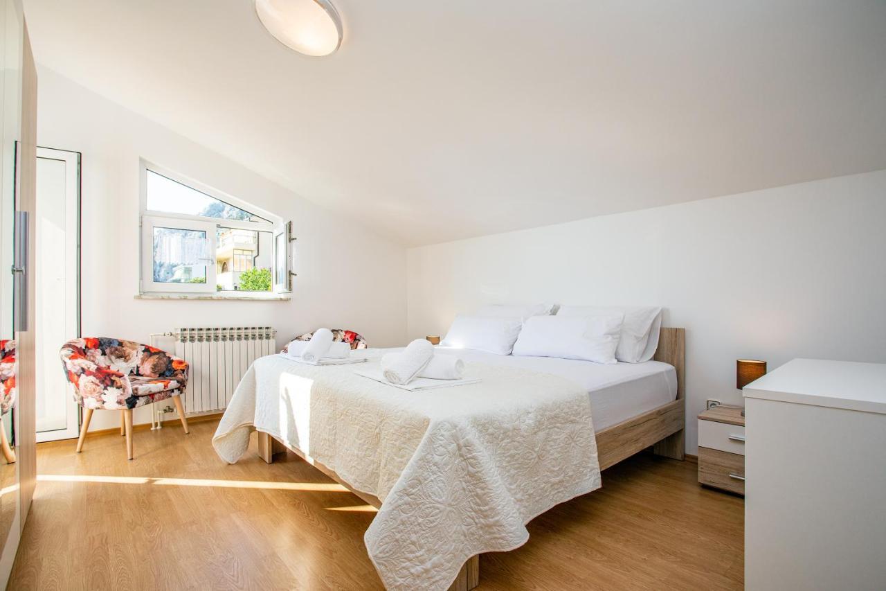 Apartment Adisa Omis